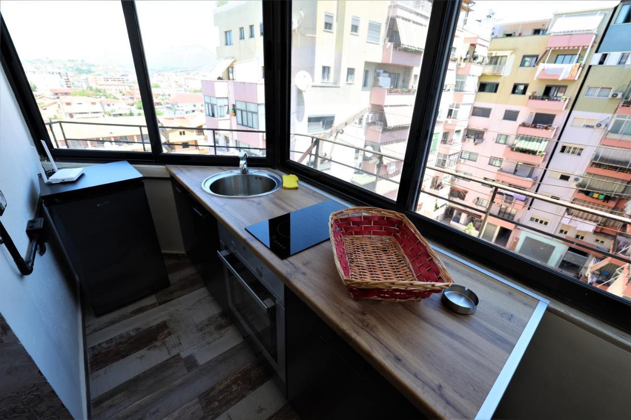 Stylish 1-bedroom In #2 *
